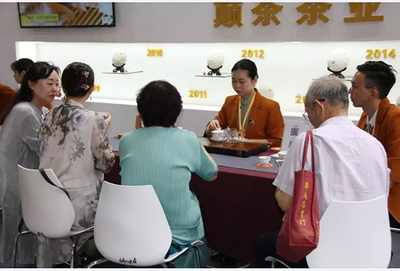 2019春季茶博會(huì)隆重開幕，現(xiàn)場直擊巔茶茶館與倉儲(chǔ)服務(wù)新體驗(yàn)